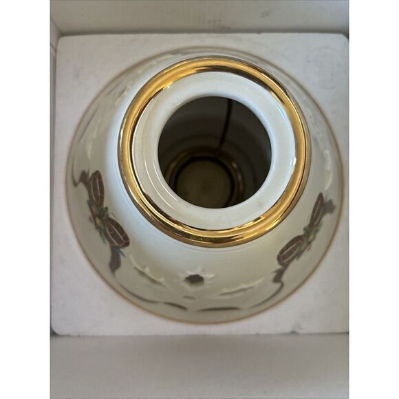 Lenox Holiday Tartan Candle Lamp Holly Leaves Gold Rim Christmas Gift 6238752 - Picture 9 of 9